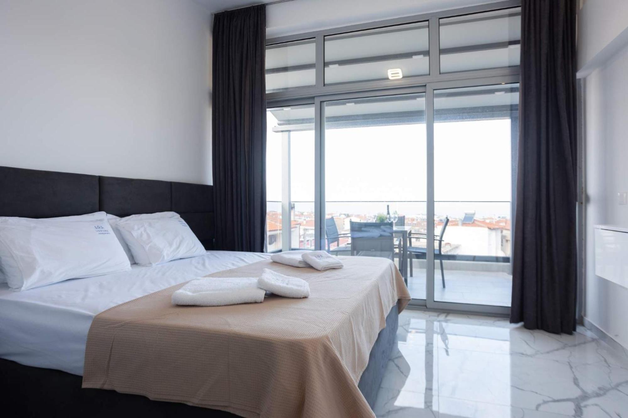 Avgerinos Apartments โปไลโครโน ภายนอก รูปภาพ