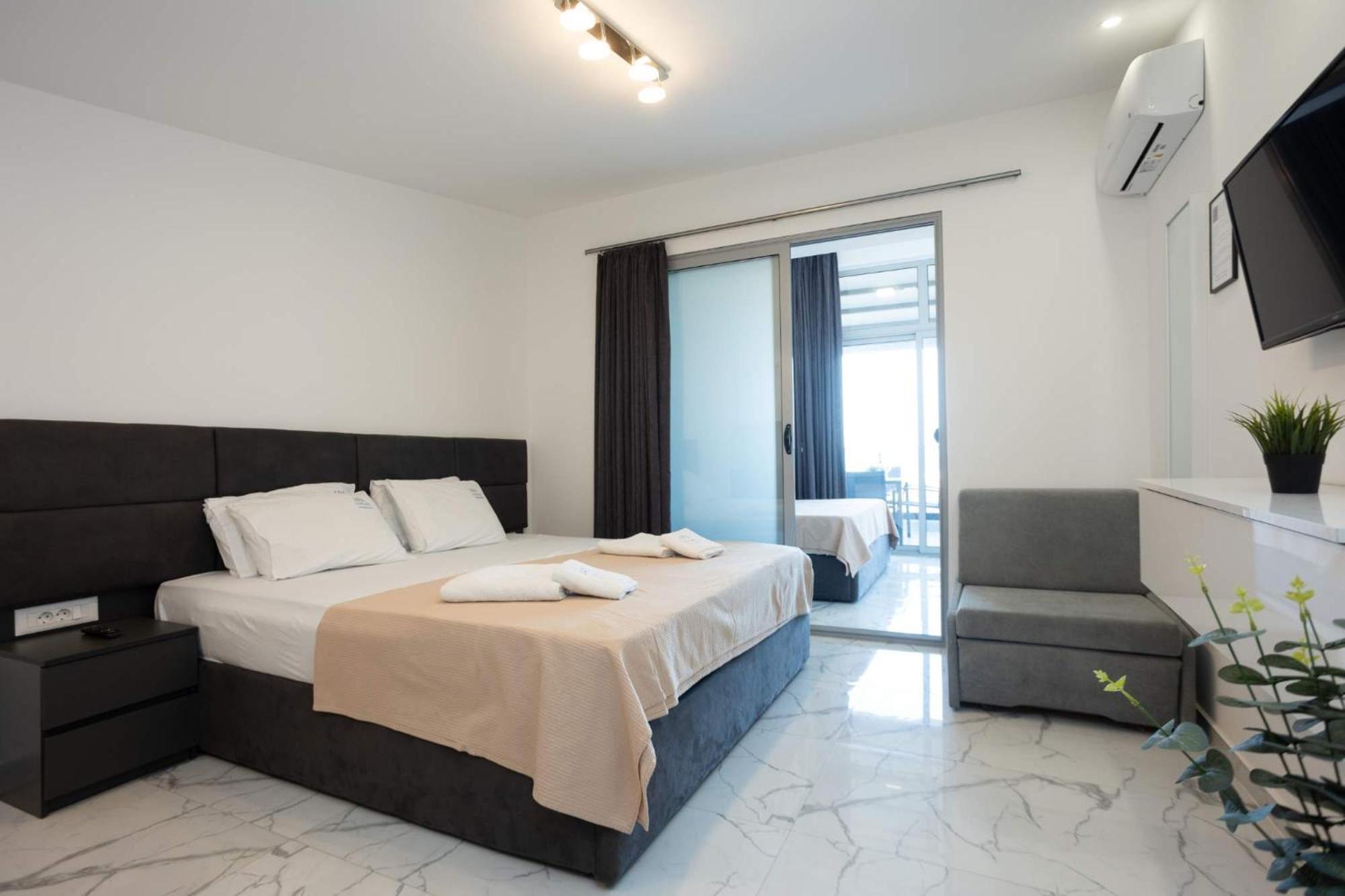 Avgerinos Apartments โปไลโครโน ภายนอก รูปภาพ