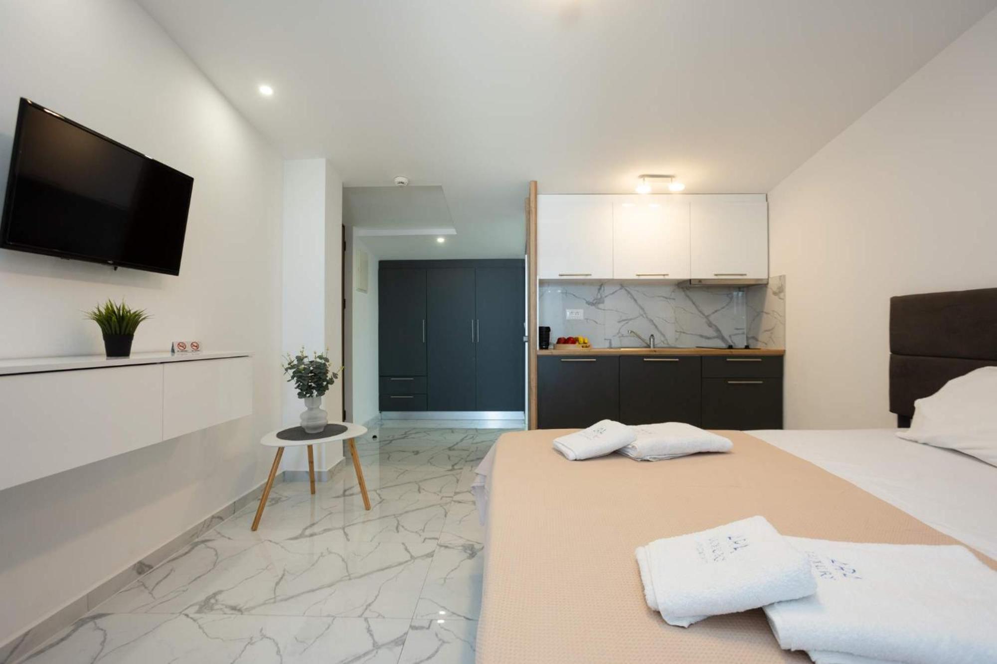Avgerinos Apartments โปไลโครโน ภายนอก รูปภาพ