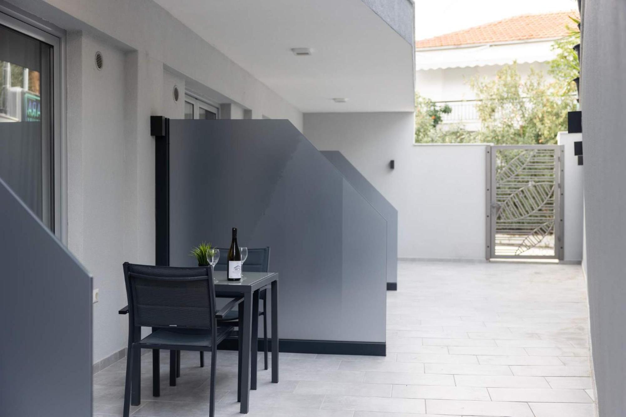 Avgerinos Apartments โปไลโครโน ภายนอก รูปภาพ